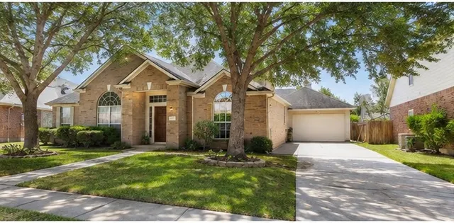 Popular Lakes Pine Forest Real Estate