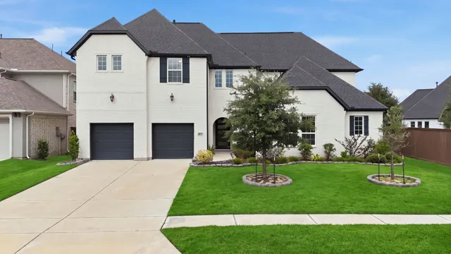 Popular Del Bello Lakes Sec 4 Real Estate