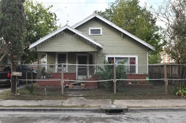 Popular Drennan Street subdivision Real Estate