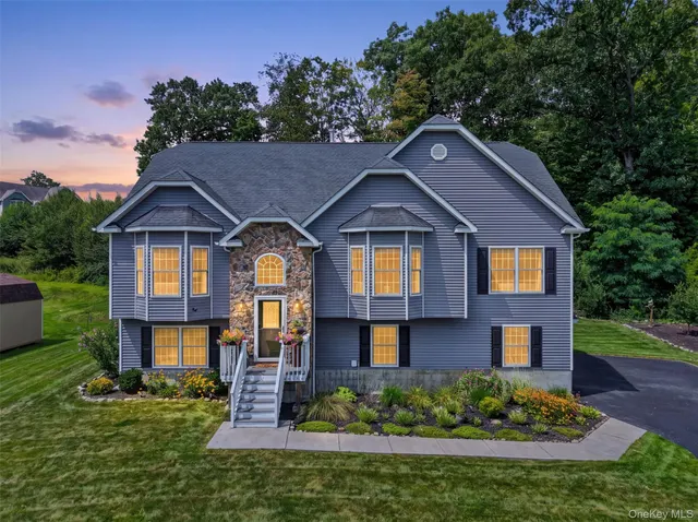 Popular Woodland Hills Real Estate