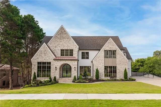Popular Downtown Roswell Real Estate