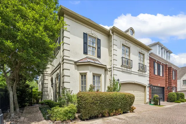 Popular Post Oak Lane Court Real Estate