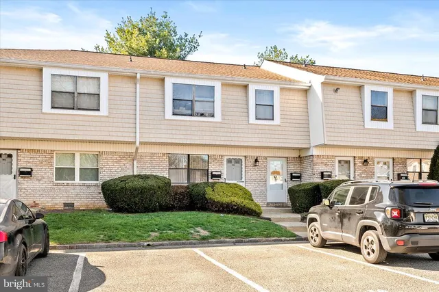 Popular Grandville Arms Real Estate