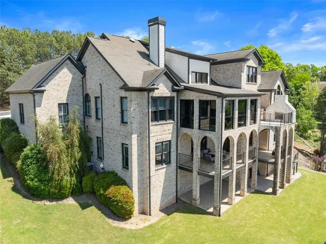 Popular High Pointe Real Estate