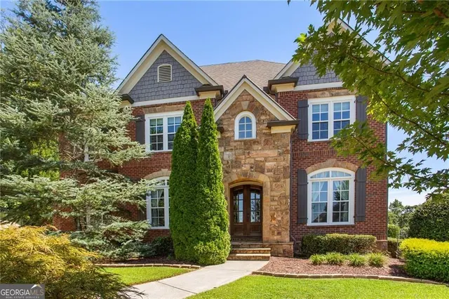 Popular Lynden Manor Real Estate