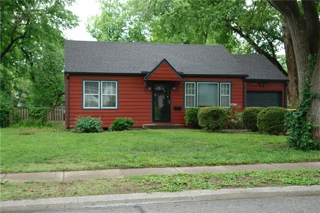 Popular Holmes Crest Real Estate