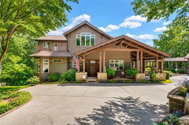 Popular Waterside Estates Real Estate