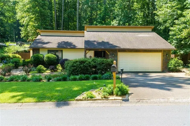 Popular Wade Green Forest Real Estate
