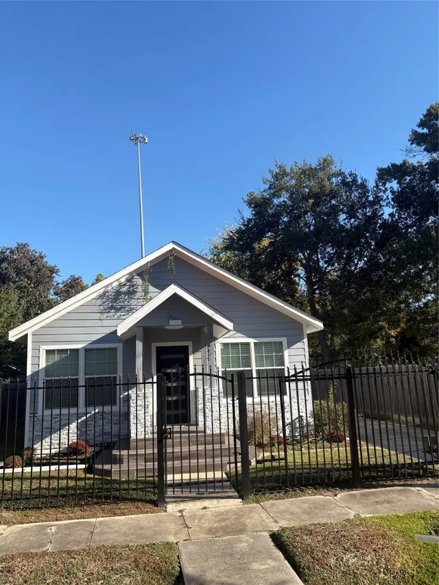 Popular Pierce Court Real Estate