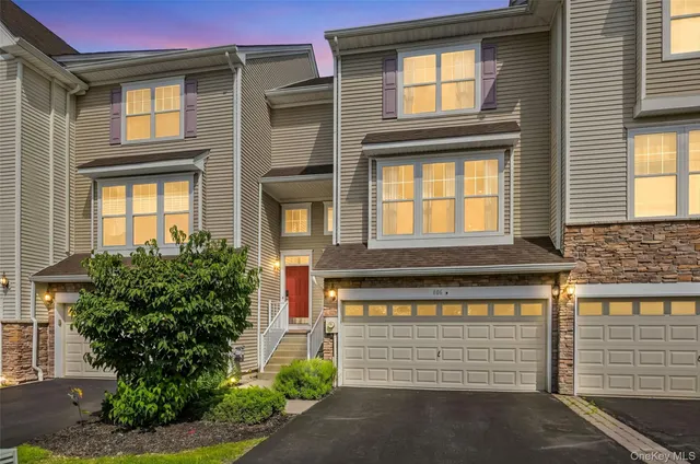 Popular The Grove at New Windsor Real Estate