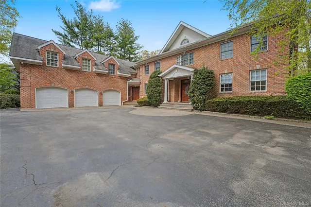 Popular Woodbury Real Estate