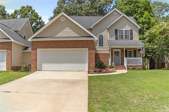 Popular Ashton Place Real Estate