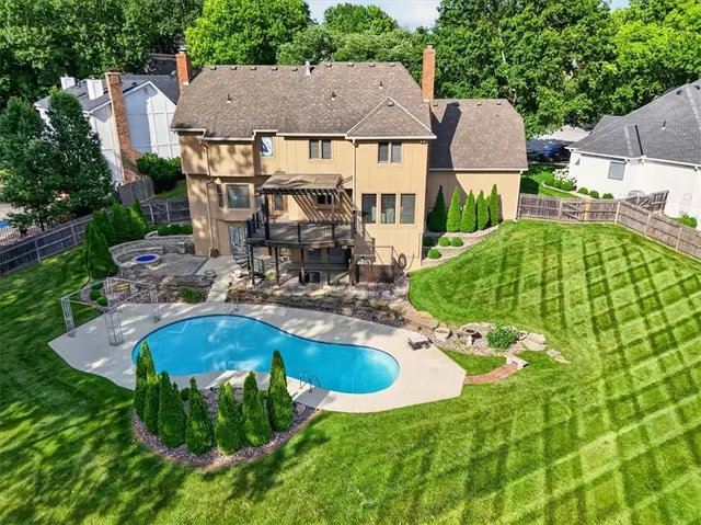 Popular Tremont Manor Real Estate