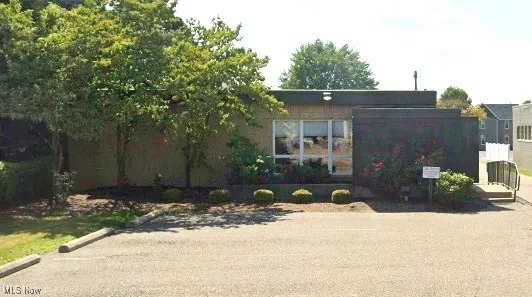 309 S Chapel St, Louisville, OH 44641