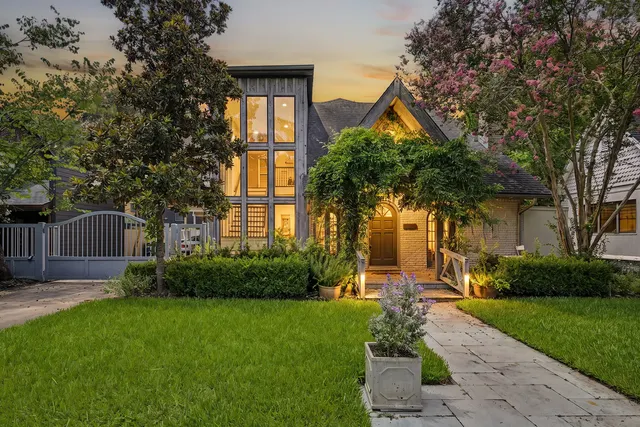 Popular Dearborn Place Real Estate