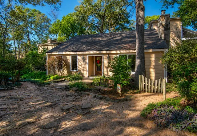Popular Holly Tree Estate Real Estate