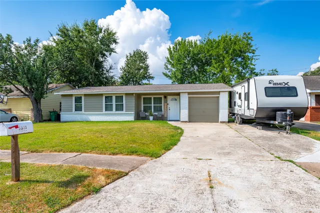 Popular Craigmont Place Sec 02 Real Estate