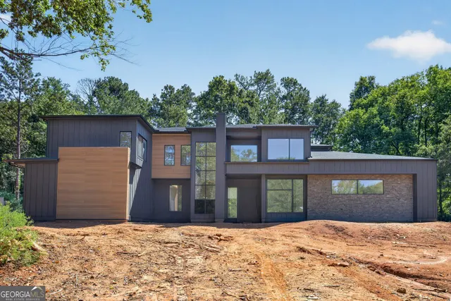 Expensive Lakes at White Mill Real Estate