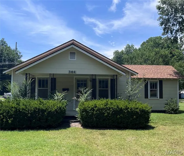 Popular Stokes Place Real Estate