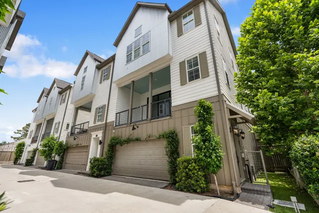 Popular Lou Ellen Park Real Estate