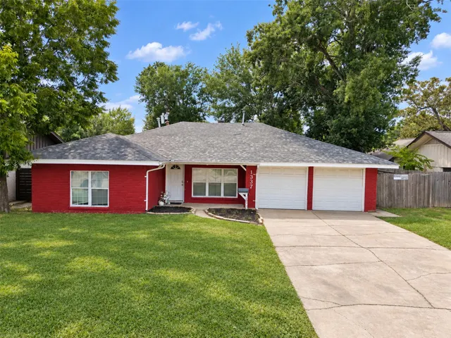 Popular Shadow Oaks Real Estate