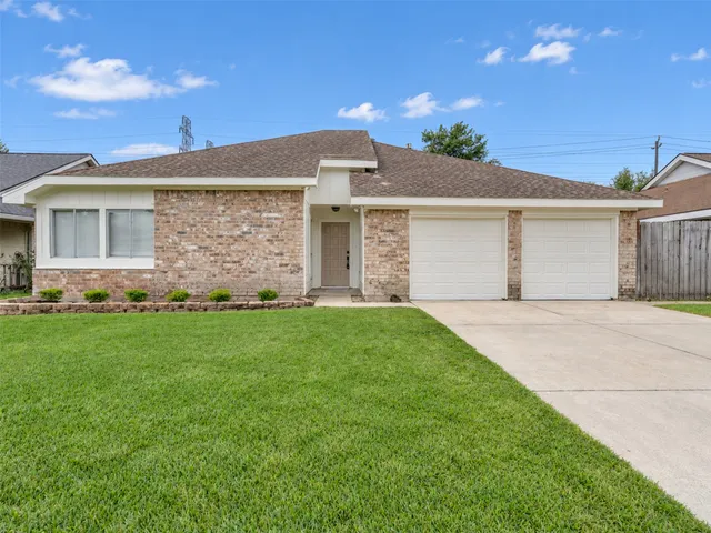Popular Pipers Mdw Sec 03 Real Estate