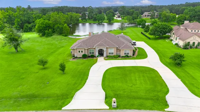 Popular Emerald Lakes 02 Real Estate