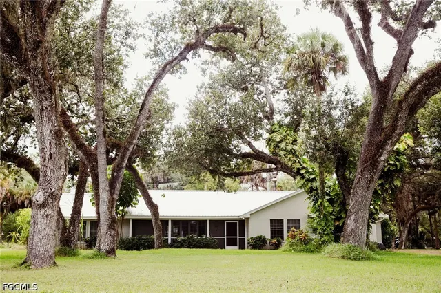 Cheap Fort Denaud Real Estate