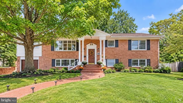 Expensive Falls Hill Real Estate