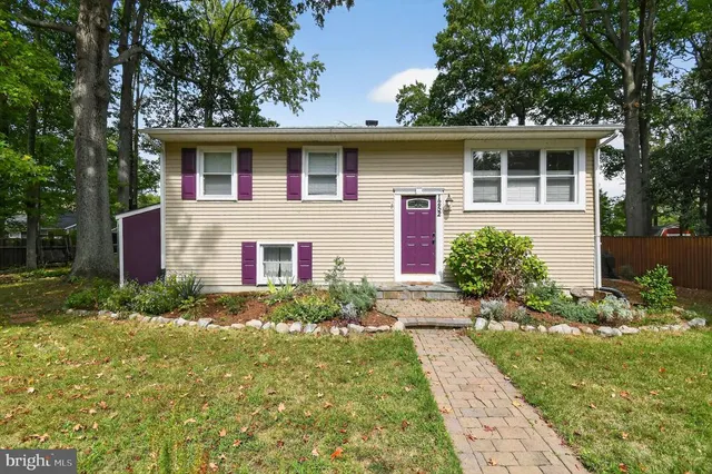Popular Oyster Harbor Real Estate