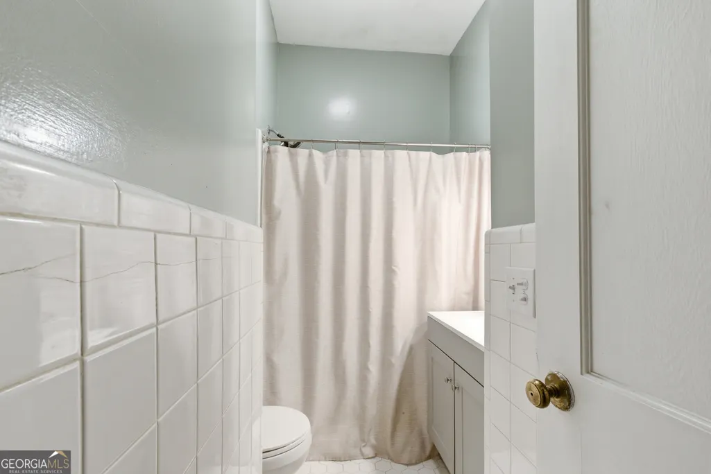 Listing Thumbnail Image 38