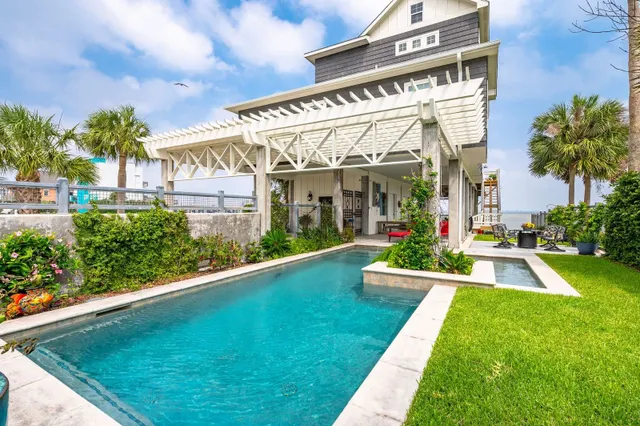 Popular Tiki Island 15a Th Real Estate