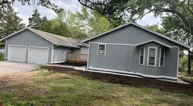 Popular Blue Springs Manor Real Estate