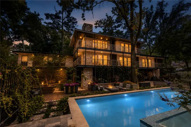 Popular Huntleigh Real Estate