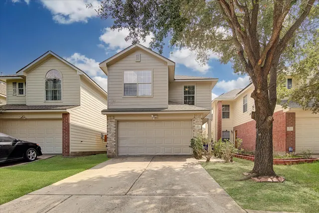 Popular LAKES OF BELLAIRE SEC 4 Real Estate