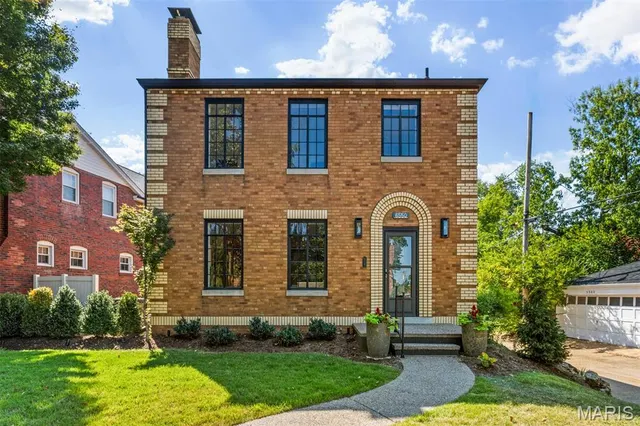 Expensive St Louis Hills Add Real Estate