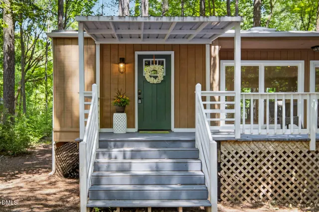Cheap Colony Woods Real Estate