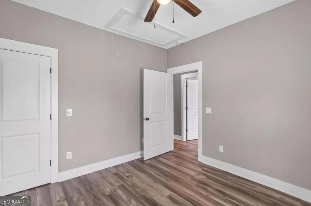 Listing Thumbnail Image 19