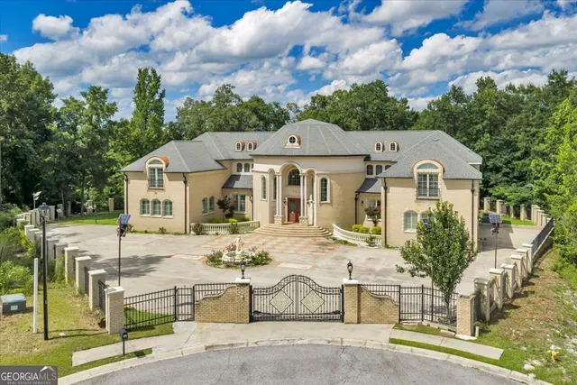 Expensive Oakview Real Estate