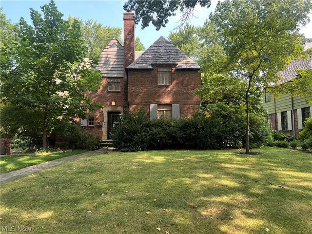 Popular Forest Hill Real Estate