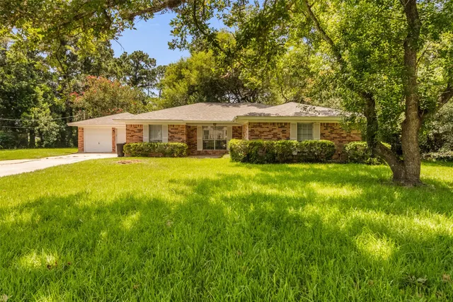 Popular Friendswood Gardens Real Estate