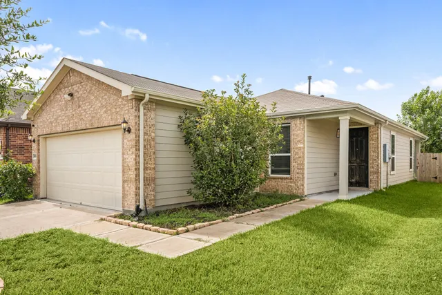 Popular Pembroke Paradise Real Estate