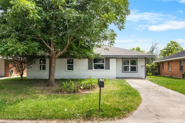 Cheap Pinewood Village Sec 02 Real Estate