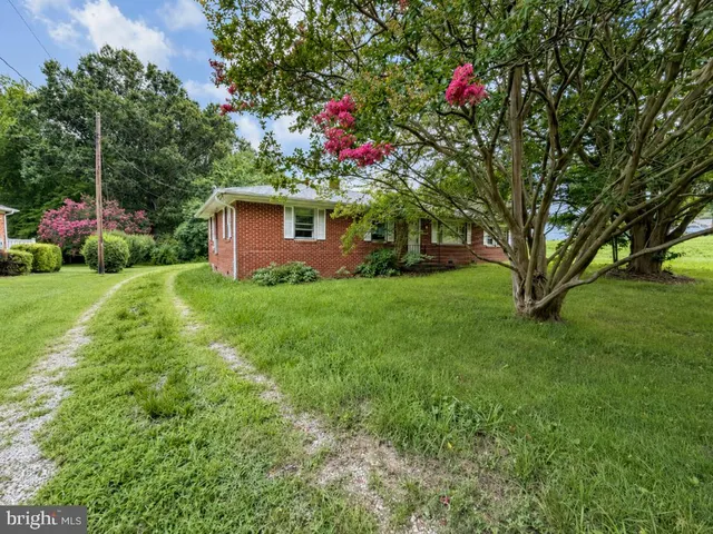 Cheap Bushwood Real Estate