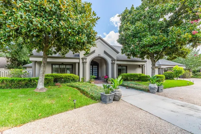 Popular Bayou Bend Real Estate