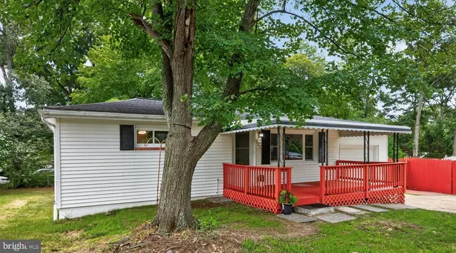 Popular Chelsea Beach Real Estate