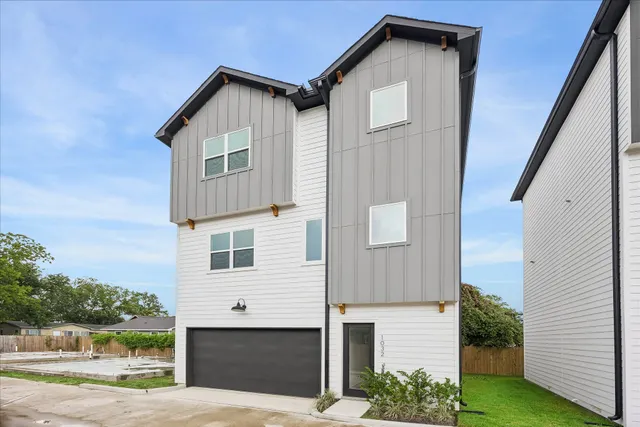 Popular Marcolin Manor Real Estate