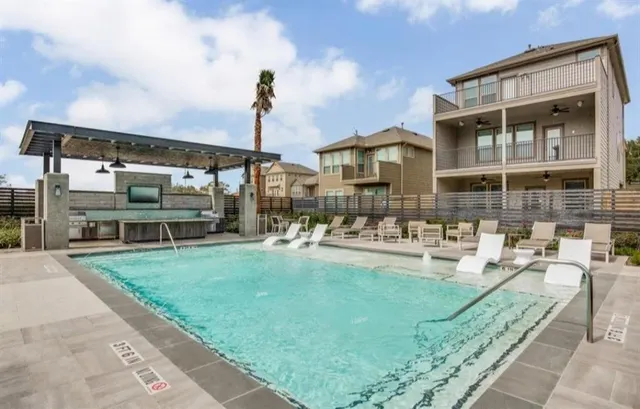 Cheap Briarmont Sec 2 Real Estate