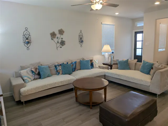 Popular Mcclendon Pk Vlg Real Estate