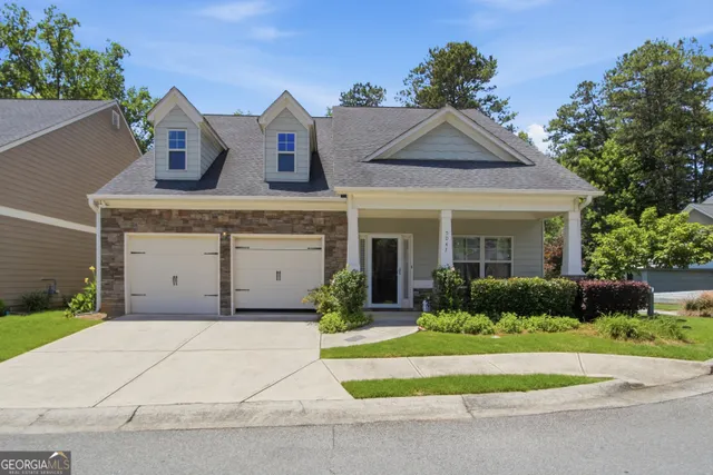 Expensive LAKE ACWORTH VILLAGE Real Estate